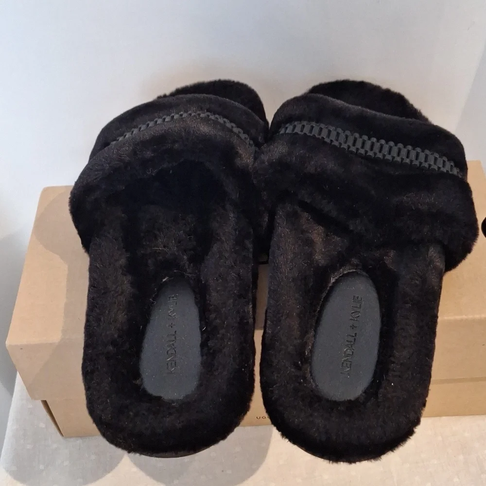 Kendall + Kylie Black Fuzzy Slide Sandals Size 9